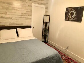 5909 Bolm Rd in Austin, TX - Foto de edificio - Building Photo