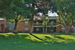 Whispering Pines Apartamentos