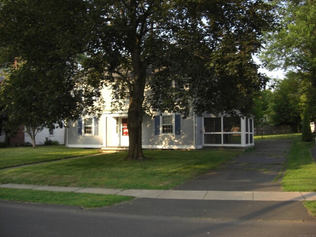 42 Rosedale Rd in West Hartford, CT - Building Photo - Building Photo