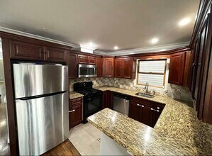 138 Logan Ave in Jersey City, NJ - Building Photo - Building Photo