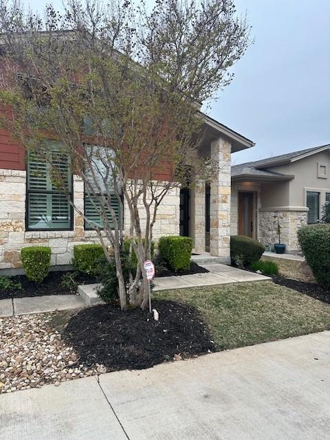 309 Jeffrey David Ln W