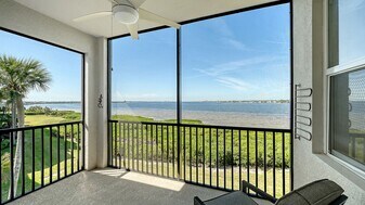 1030 Tidewater Shores Loop in Bradenton, FL - Building Photo