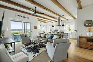 19601 Flying J Blvd in Spicewood, TX - Building Photo