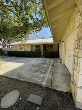 5406 Chancellor St in San Antonio, TX - Building Photo - Building Photo