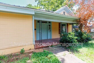 2427 30th St SW in Birmingham, AL - Building Photo - Building Photo