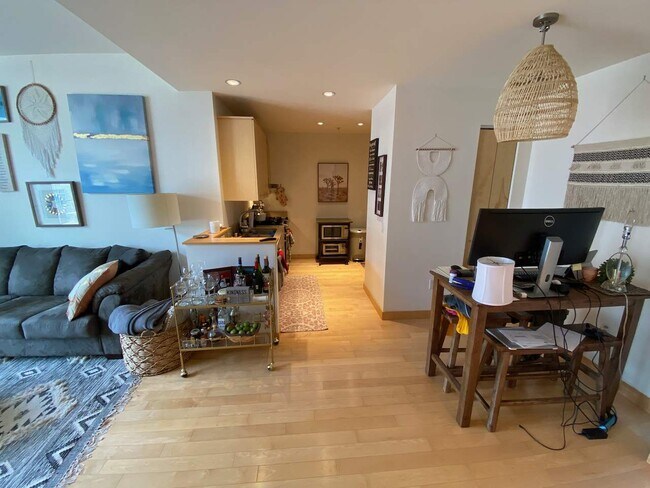 309 W Washington Ave-Unit -602 in Madison, WI - Building Photo - Building Photo