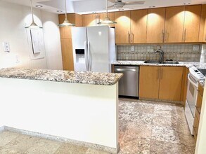 4000 Towerside Terrace in Miami, FL - Building Photo - Building Photo