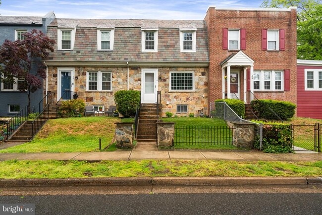 property at 16 E Linden St