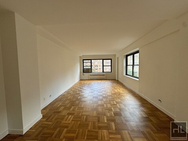 EAST 55 STREET, Unit 10G in New York, NY - Building Photo - Building Photo