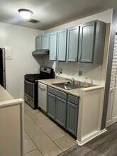 5400 85th Ave, Unit 104 in New Carrollton, MD - Building Photo - Building Photo