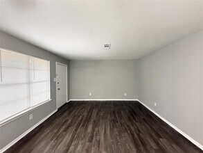 3643 N MacGregor Way in Houston, TX - Building Photo - Building Photo