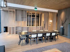 55 Charles St E in Toronto, ON - Building Photo - Building Photo