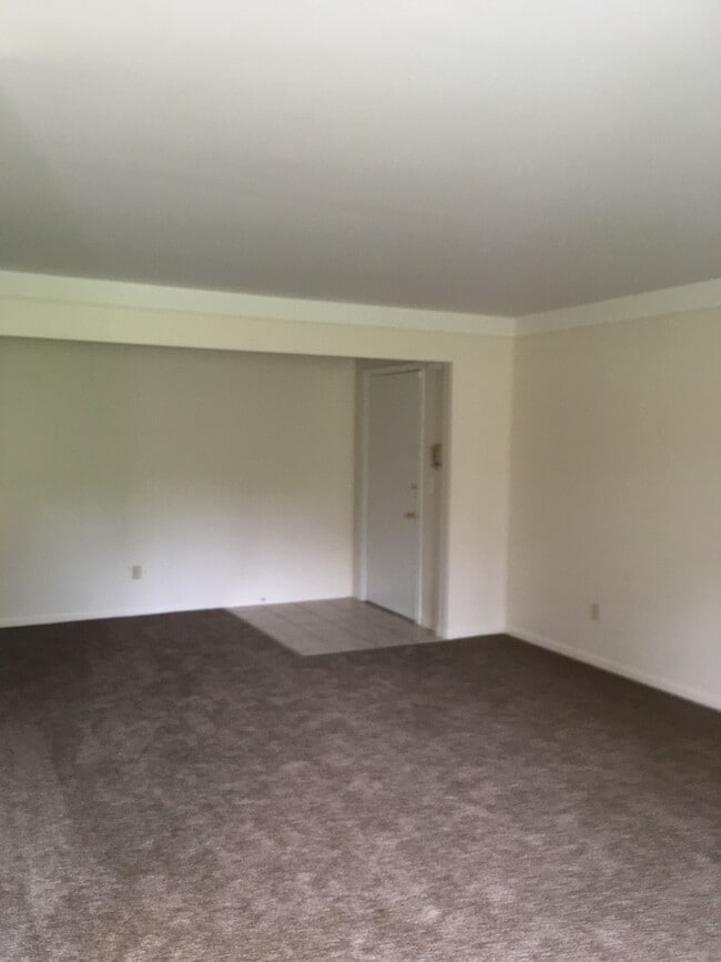 547 Fox Hills Dr S, Unit 547-7 in Bloomfield, MI - Building Photo - Building Photo