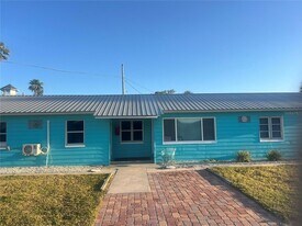 13406 Boca Ciega Ave, Unit 4 in Madeira Beach, FL - Building Photo