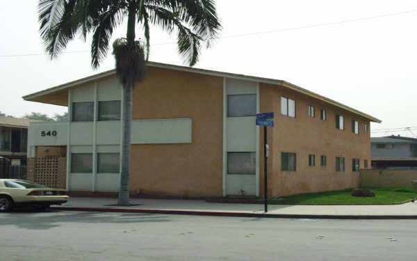 540 E 64th St in Long Beach, CA - Building Photo