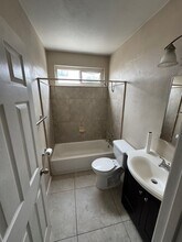 5401 W Olympic Blvd in Los Angeles, CA - Building Photo - Building Photo