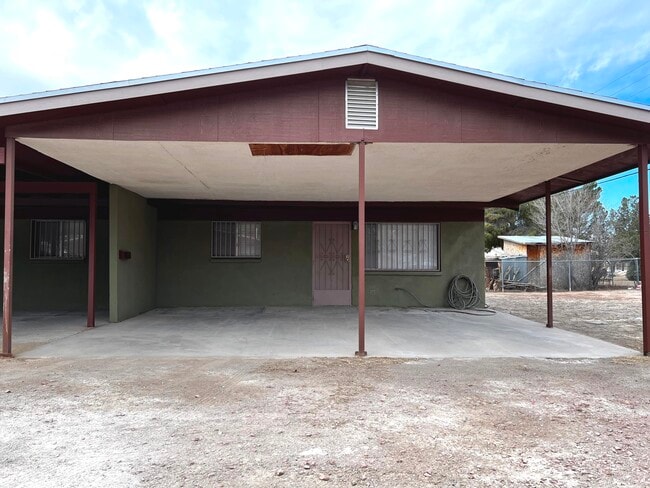 647 Soya Dr in Socorro, TX - Building Photo - Building Photo