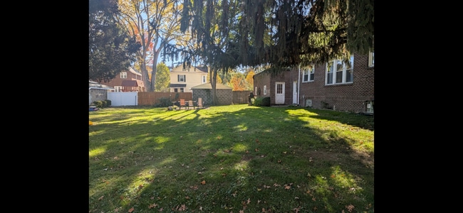 208 Orchard Pl in Edgeworth, PA - Building Photo - Building Photo