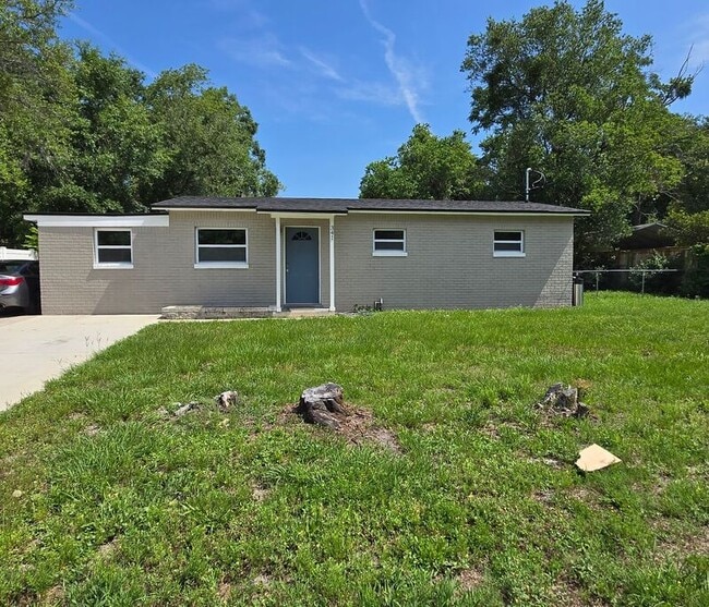341 Parkwood Dr in Orange Park, FL - Building Photo - Building Photo