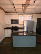 548 Roosevelt Ave in Central Falls, RI - Foto de edificio - Building Photo