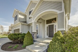 14017 Haskins St in Overland Park, KS - Building Photo - Building Photo