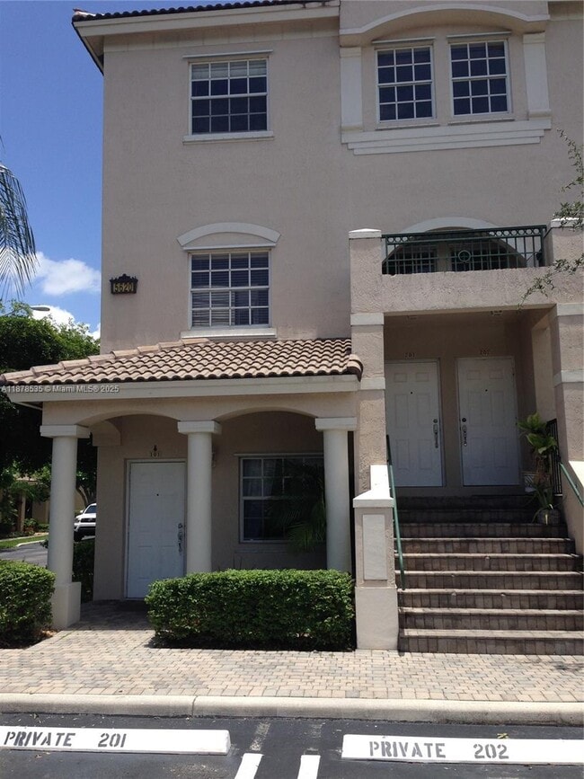 5620 NW 114th Path in Doral, FL - Building Photo - Building Photo