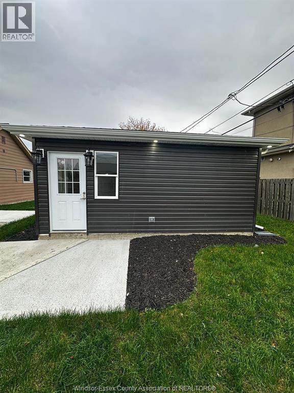 819 Frank Ave in Windsor, ON - Building Photo - Building Photo