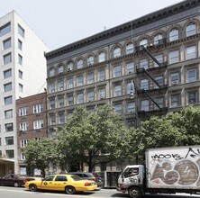 335-337 W 14th St in New York, NY - Building Photo - Building Photo