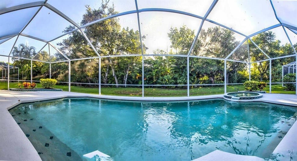 5123 51st Ln W, Unit Suite 4 in Bradenton, FL - Foto de edificio