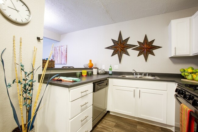 Villas de la Terraza in Albuquerque, NM - Building Photo - Building Photo