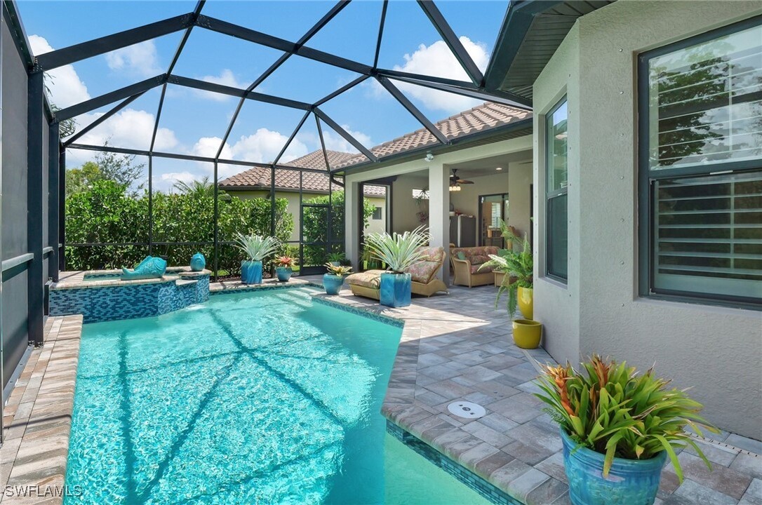 8558 Maggiore Ct in Naples, FL - Building Photo