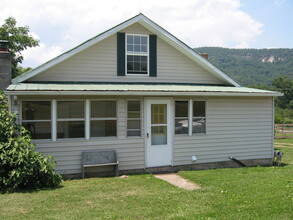 6355 Quartz Ln in Blacksburg, VA - Building Photo - Building Photo