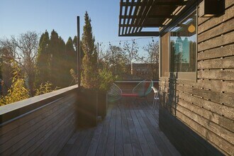 2111 SE 28th Pl, Unit #B in Portland, OR - Building Photo - Building Photo