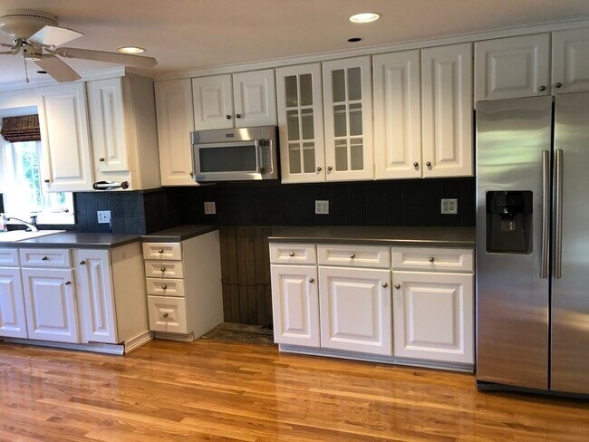 24 State St in Wellesley, MA - Building Photo - Building Photo