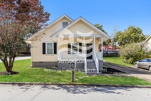 110 S 4th St in Easley, SC - Building Photo