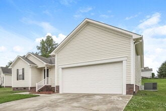 854 Loch Lomond Cir in Concord, NC - Building Photo - Building Photo
