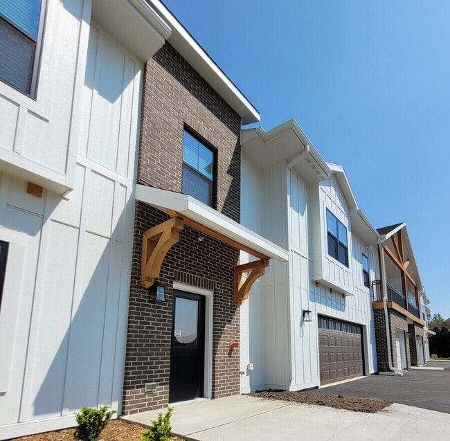 1920 Edwards St in East Troy, WI - Building Photo - Building Photo