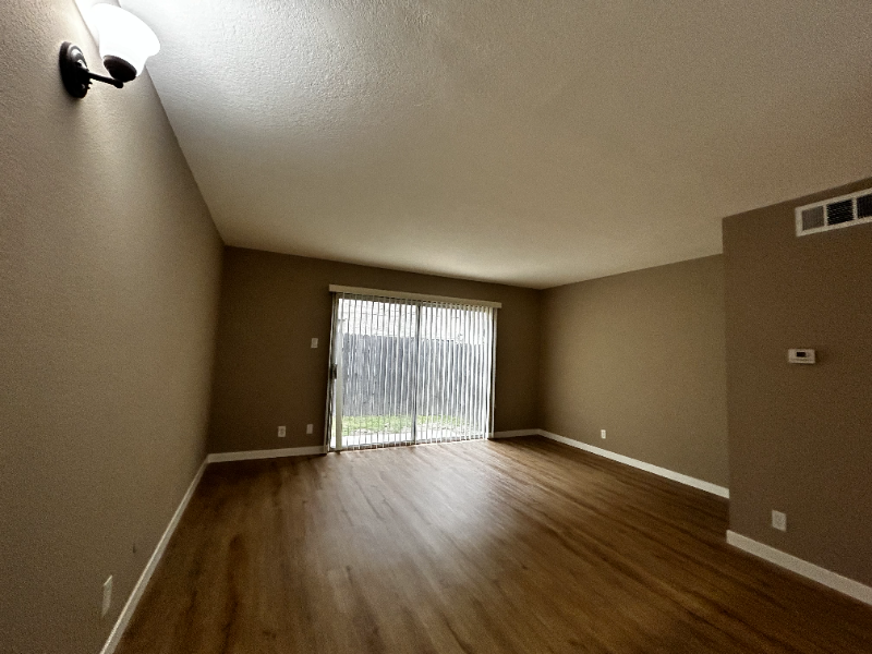 344 S Arroyo Dr in San Gabriel, CA - Foto de edificio