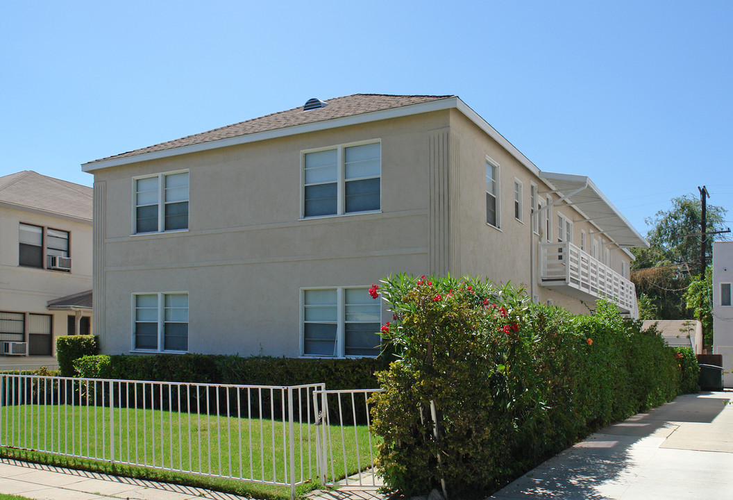 729 N Edinburgh Ave in Los Angeles, CA - Foto de edificio