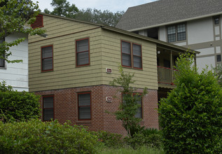 Stratford Court in Gainesville, FL - Building Photo - Building Photo
