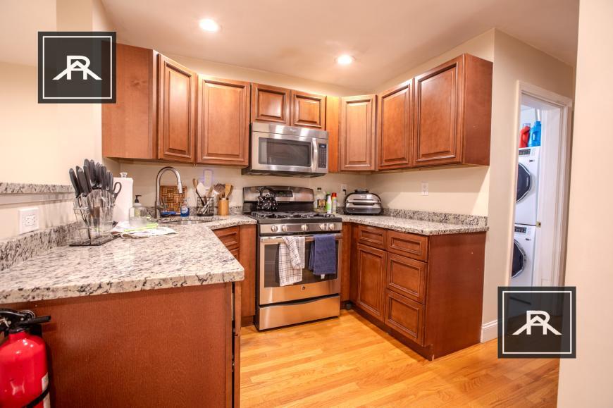 66 Egmont St in Brookline, MA - Building Photo