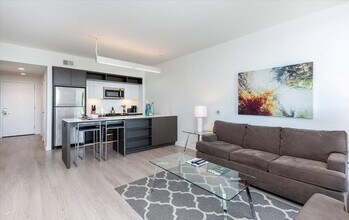 11911 Freedom Dr in Reston, VA - Foto de edificio - Building Photo