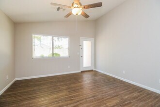 992 E Saddle Way in San Tan Valley, AZ - Building Photo - Building Photo