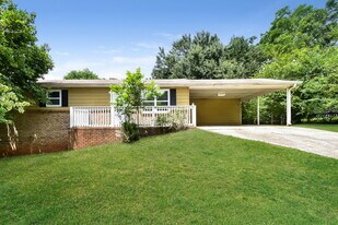 8888 Northview Dr in Lithia Springs, GA - Building Photo