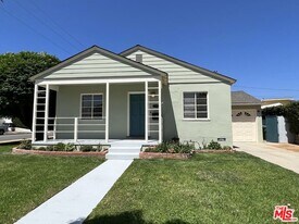 5835 Shoshone Ave in Los Angeles, CA - Building Photo