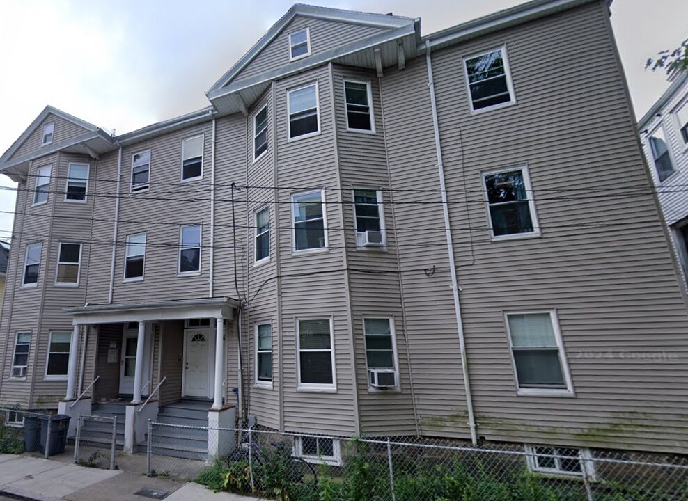 22 Bynner St, Unit 2 in Boston, MA - Building Photo
