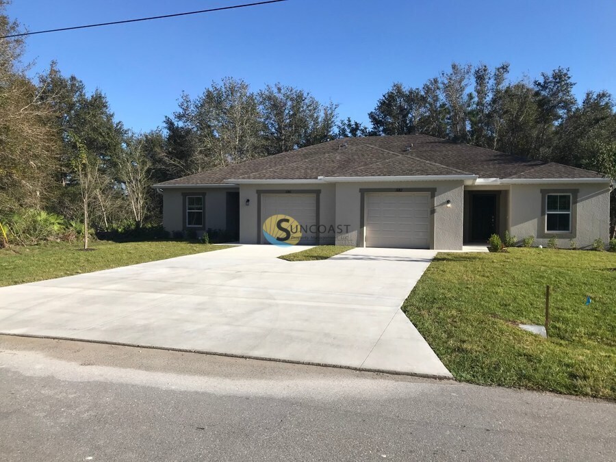 1080 Melville Rd in Punta Gorda, FL - Building Photo