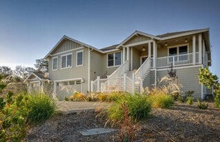 715 La Raye Ln in Petaluma, CA - Building Photo