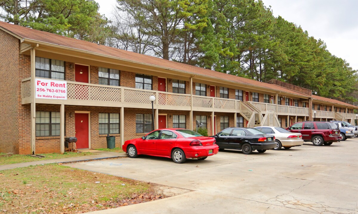 Woodland Park Apartments in Huntsville, AL - Building Photo