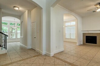 11126 Sherwood Garden Dr in Houston, TX - Building Photo - Building Photo